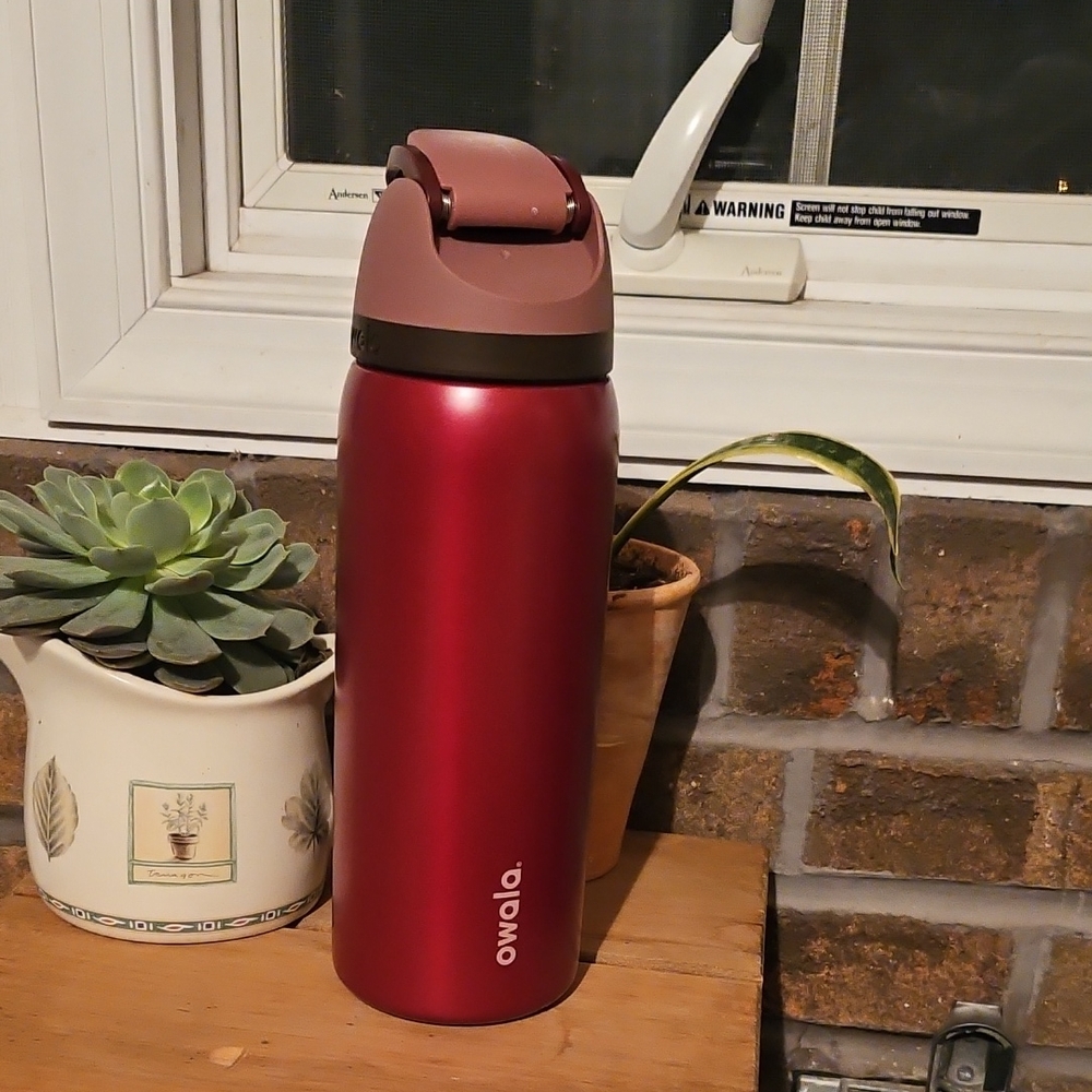 Owala Red Water 32 Oz Bottle